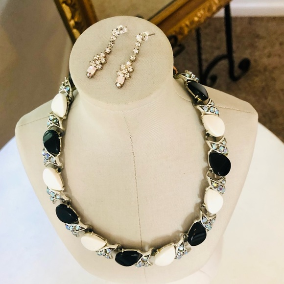 Vintage Thermoset Necklace & Rhinestone Earrings - Picture 7 of 15